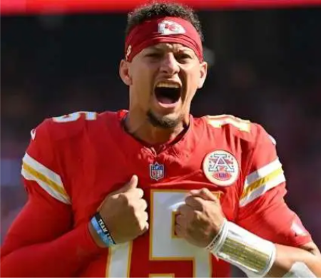 2025 Panini Authentically Mahomes Blaster